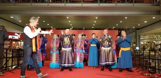 说明: “一带一路上的乌兰牧骑”德国上演“欢乐春节”